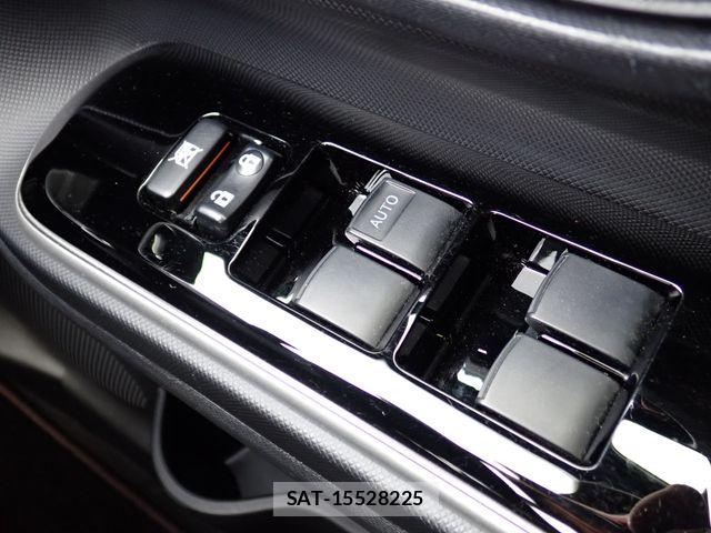 Toyota AQUA 2019-04 8072787-7