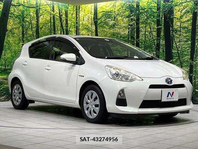 Toyota AQUA 2012-12 8072822-15