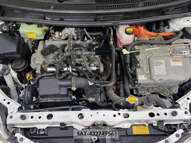 Toyota AQUA 2012-12 8072822-17