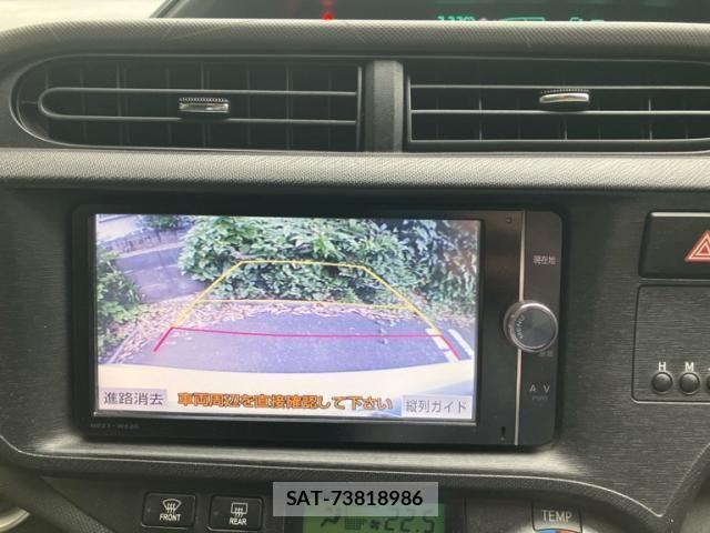 Toyota AQUA 2013-10 8072819-11