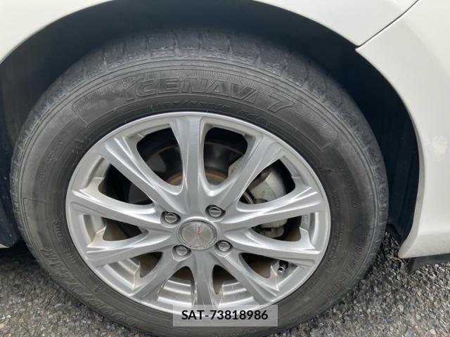 Toyota AQUA 2013-10 8072819-13