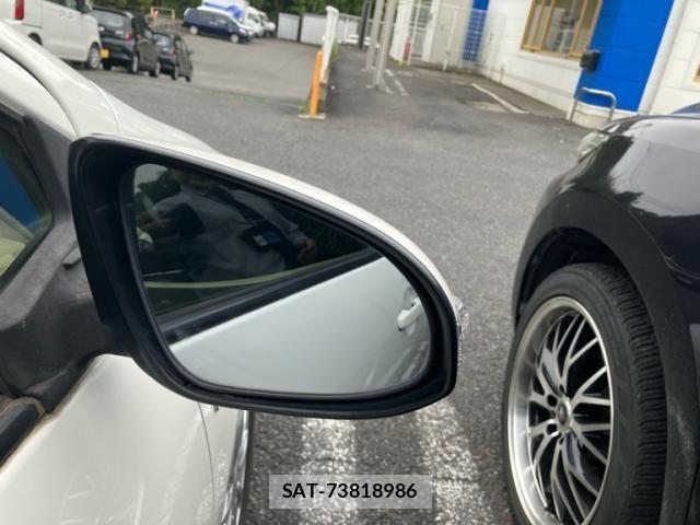Toyota AQUA 2013-10 8072819-16