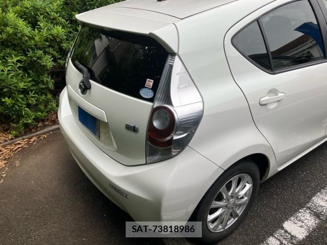Toyota AQUA 2013-10 8072819-1