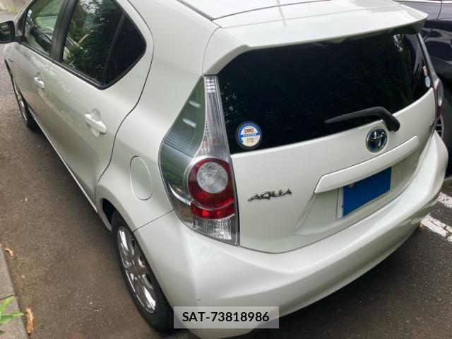 Toyota AQUA 2013-10 8072819-2