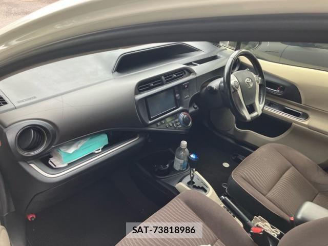 Toyota AQUA 2013-10 8072819-5