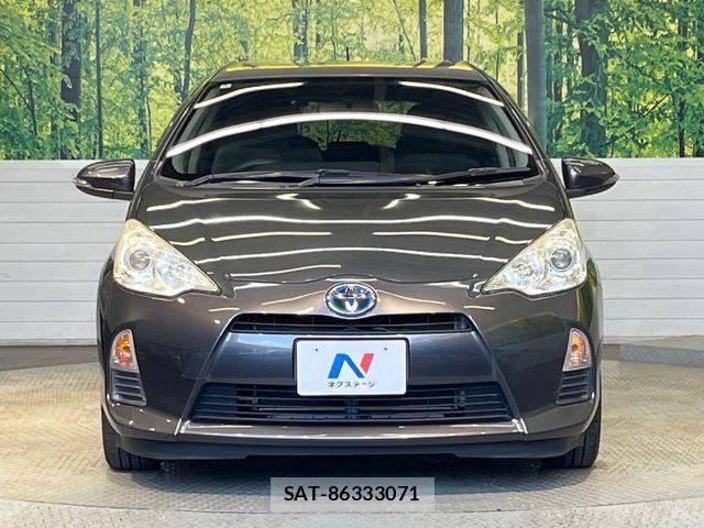 Toyota AQUA 2012-05 8072832-13