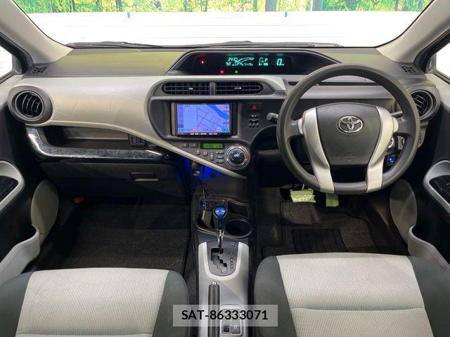 Toyota AQUA 2012-05 8072832-1