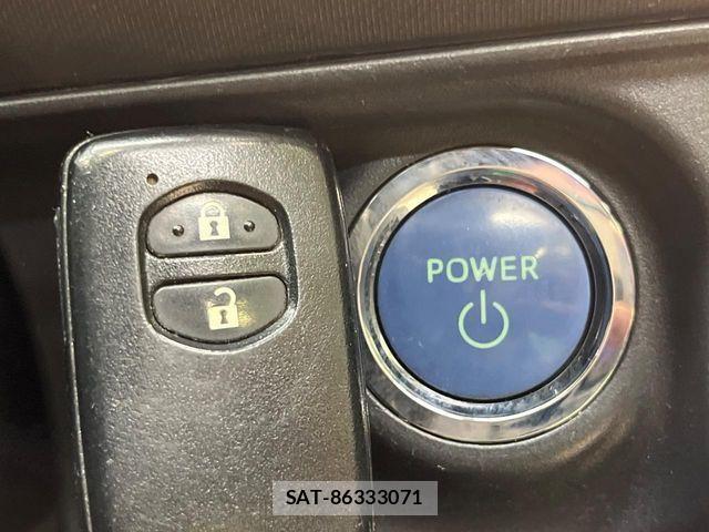 Toyota AQUA 2012-05 8072832-4