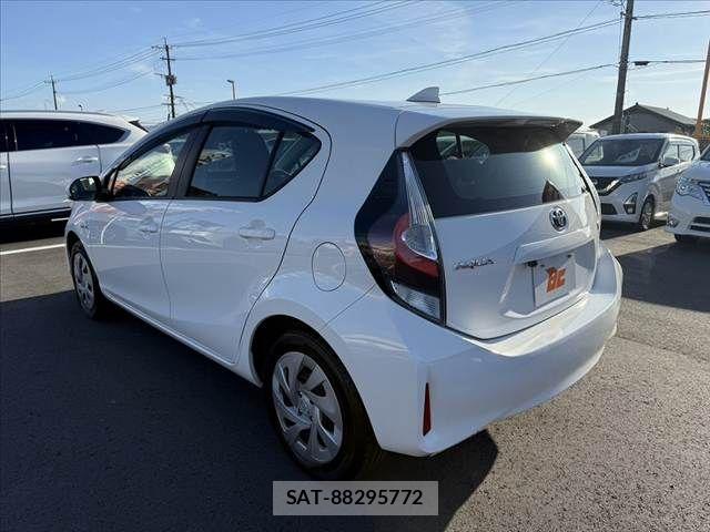 Toyota AQUA 2020-05 8072801-14