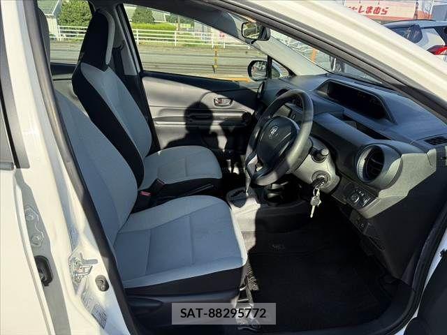 Toyota AQUA 2020-05 8072801-15