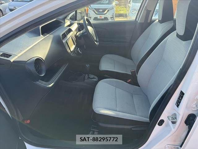 Toyota AQUA 2020-05 8072801-16