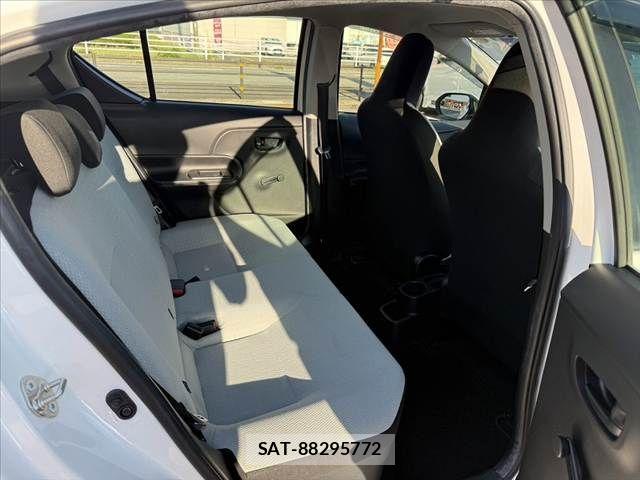Toyota AQUA 2020-05 8072801-17