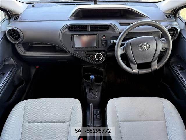 Toyota AQUA 2020-05 8072801-1