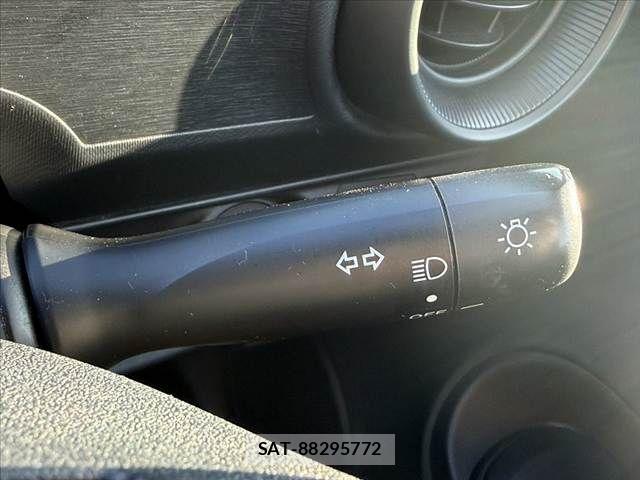 Toyota AQUA 2020-05 8072801-22