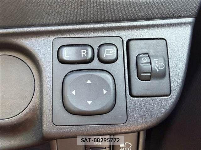 Toyota AQUA 2020-05 8072801-23