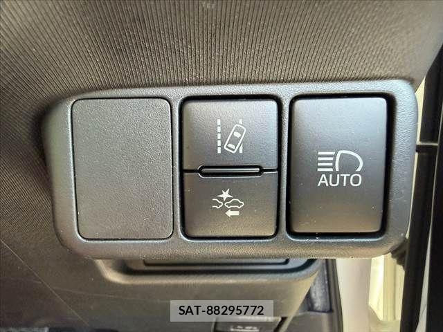 Toyota AQUA 2020-05 8072801-24