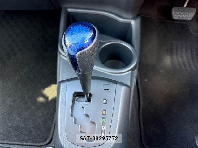 Toyota AQUA 2020-05 8072801-25