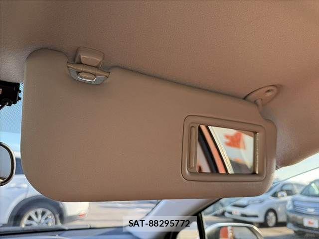 Toyota AQUA 2020-05 8072801-29