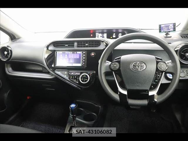 Toyota AQUA 2020-01 8072792-28