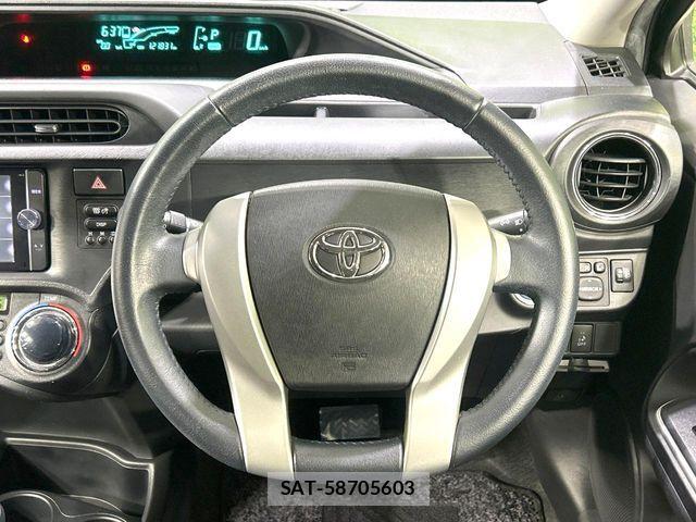 Toyota AQUA 2013-11 8072833-10