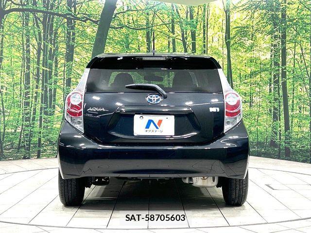 Toyota AQUA 2013-11 8072833-14
