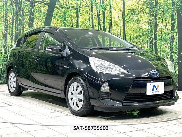 Toyota AQUA 2013-11 8072833-15