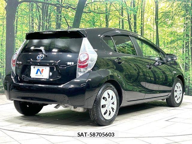Toyota AQUA 2013-11 8072833-16