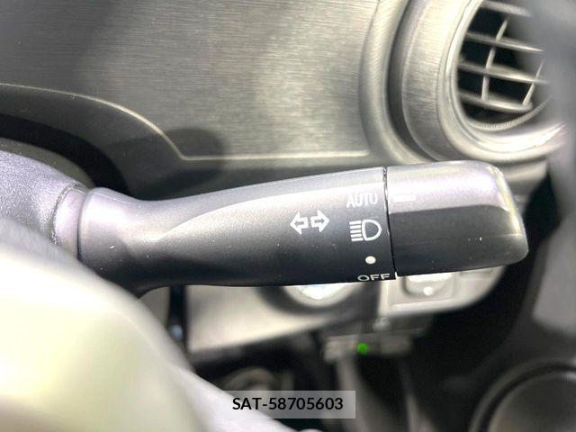 Toyota AQUA 2013-11 8072833-4