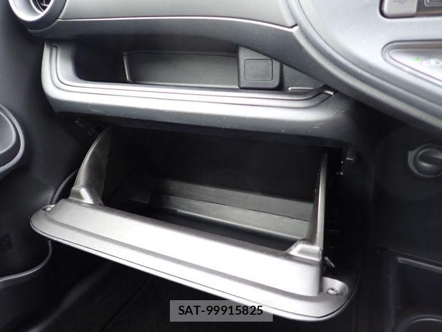 Toyota AQUA 2019-04 8072806-26