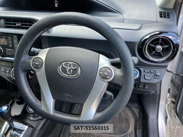 Toyota AQUA 2015-07 8072831-18