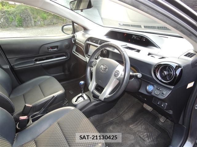 Toyota AQUA 2015-01 8072572-16
