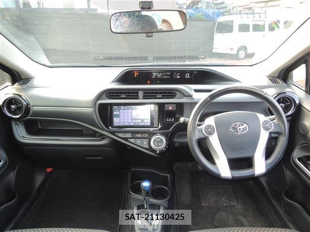 Toyota AQUA 2015-01 8072572-19