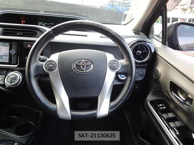 Toyota AQUA 2015-01 8072572-20