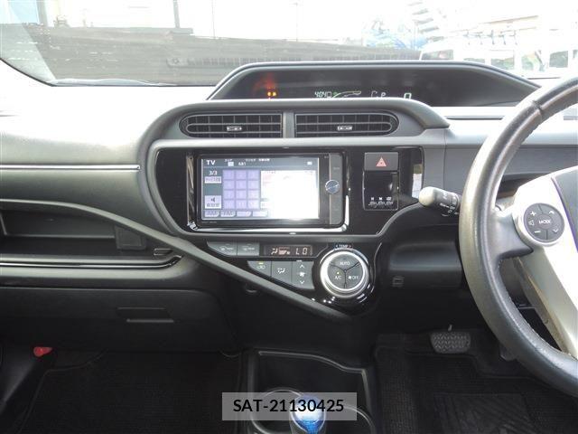Toyota AQUA 2015-01 8072572-21