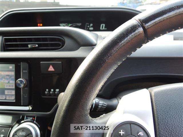 Toyota AQUA 2015-01 8072572-29