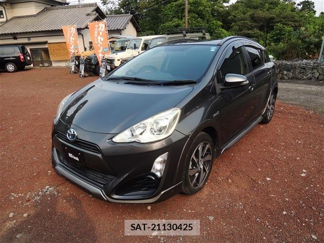Toyota AQUA 2015-01 8072572-3