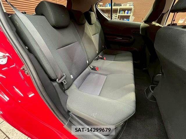 Toyota AQUA 2017-09 8072823-11
