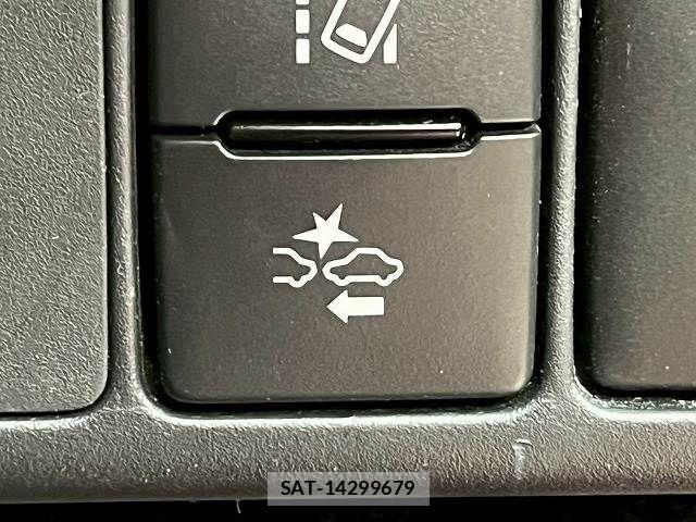 Toyota AQUA 2017-09 8072823-6