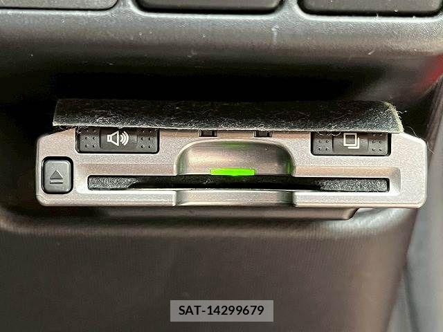 Toyota AQUA 2017-09 8072823-8
