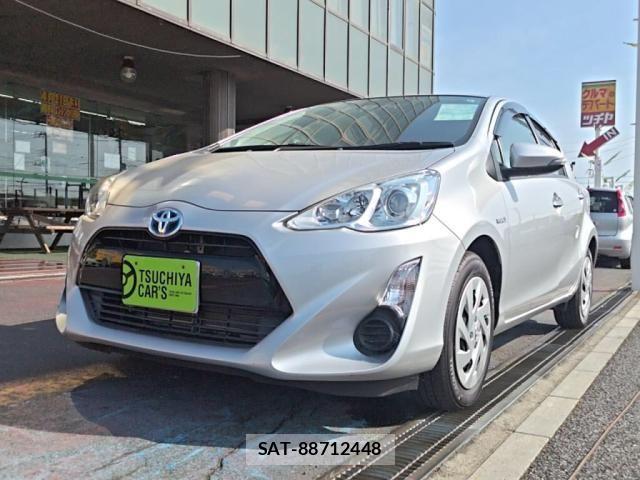 Toyota AQUA 2017-05 8072791-0