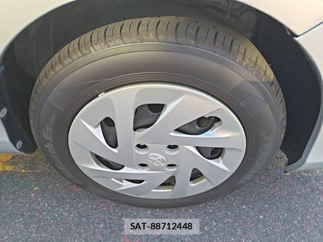 Toyota AQUA 2017-05 8072791-9