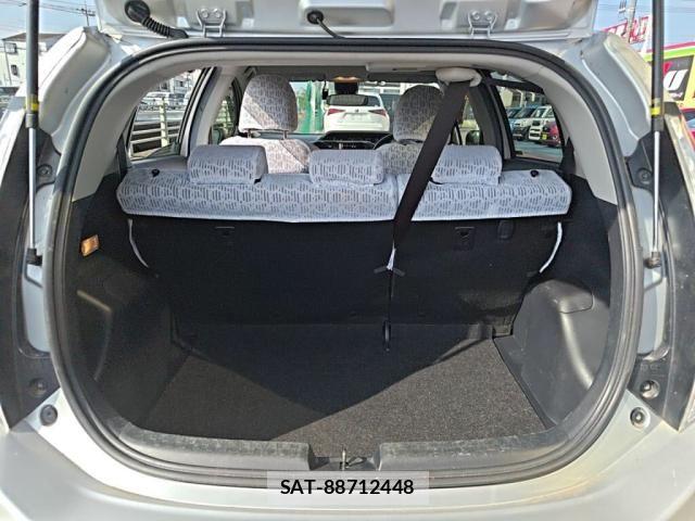Toyota AQUA 2017-05 8072791-24