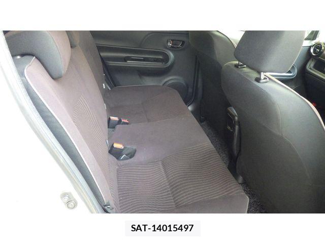 Toyota AQUA 2015-10 8072830-11