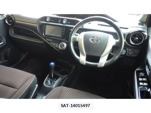 Toyota AQUA 2015-10 8072830-1