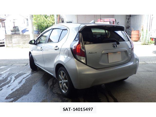 Toyota AQUA 2015-10 8072830-2
