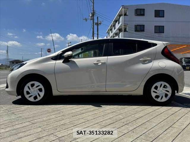 Toyota AQUA 2023-07 8072785-10