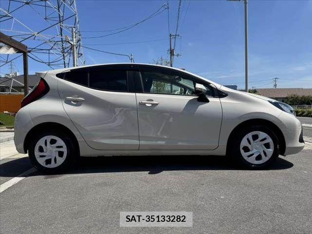Toyota AQUA 2023-07 8072785-11
