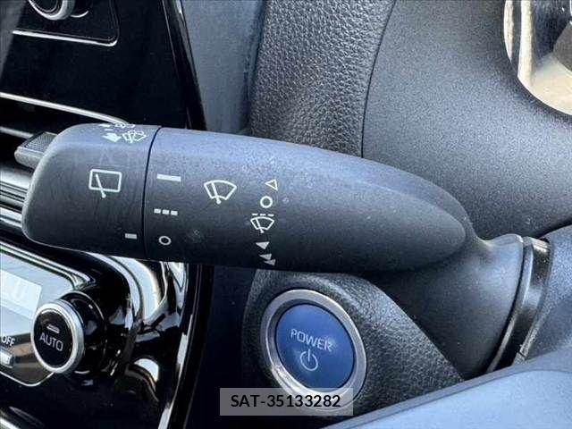 Toyota AQUA 2023-07 8072785-21