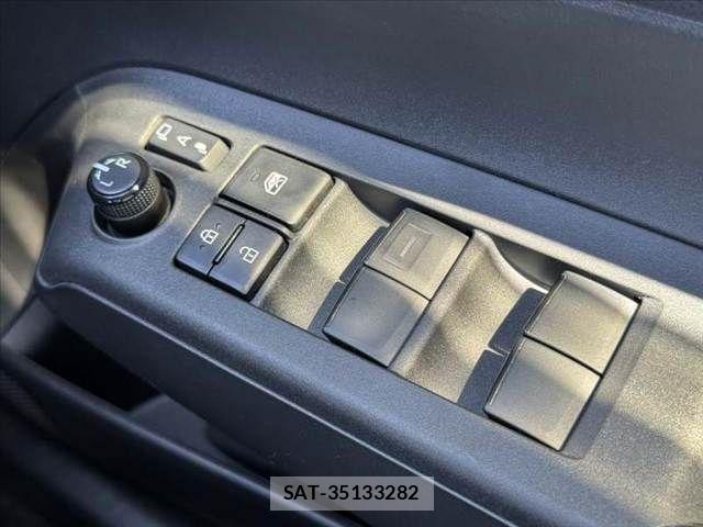 Toyota AQUA 2023-07 8072785-24