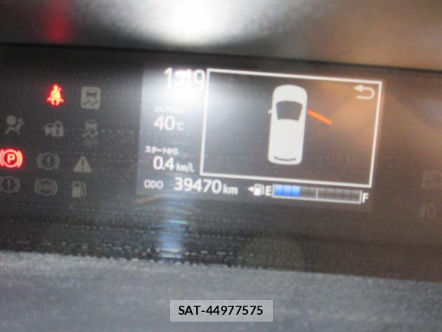 Toyota AQUA 2017-09 8072813-13